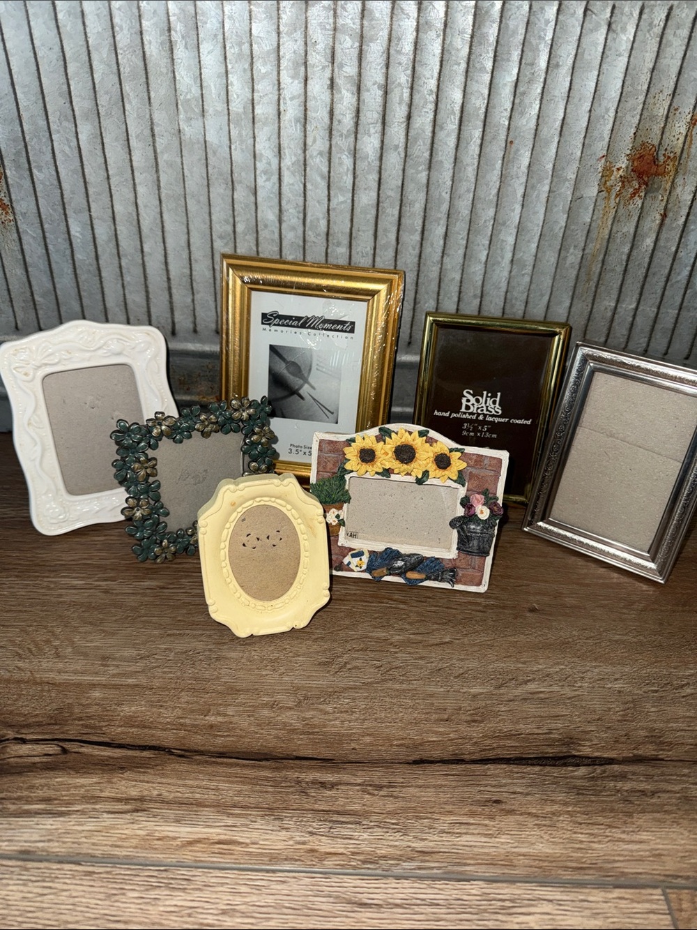 Decorative Picture Frames Vintage and new! Assorted smaller sizes. - Picture 1 of 5